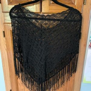 Poncho -black lace with fringe